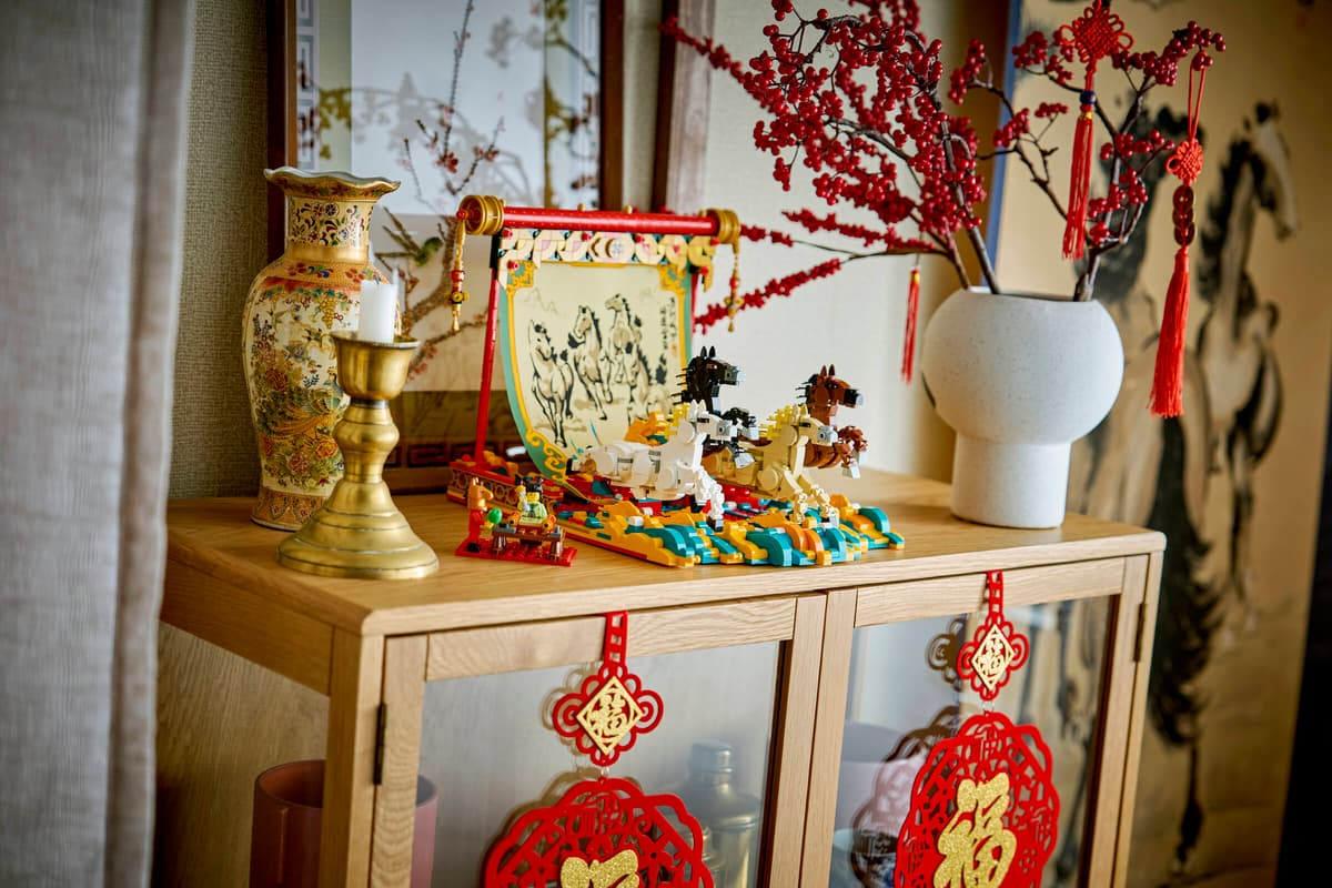 Display with galloping horses - 80119