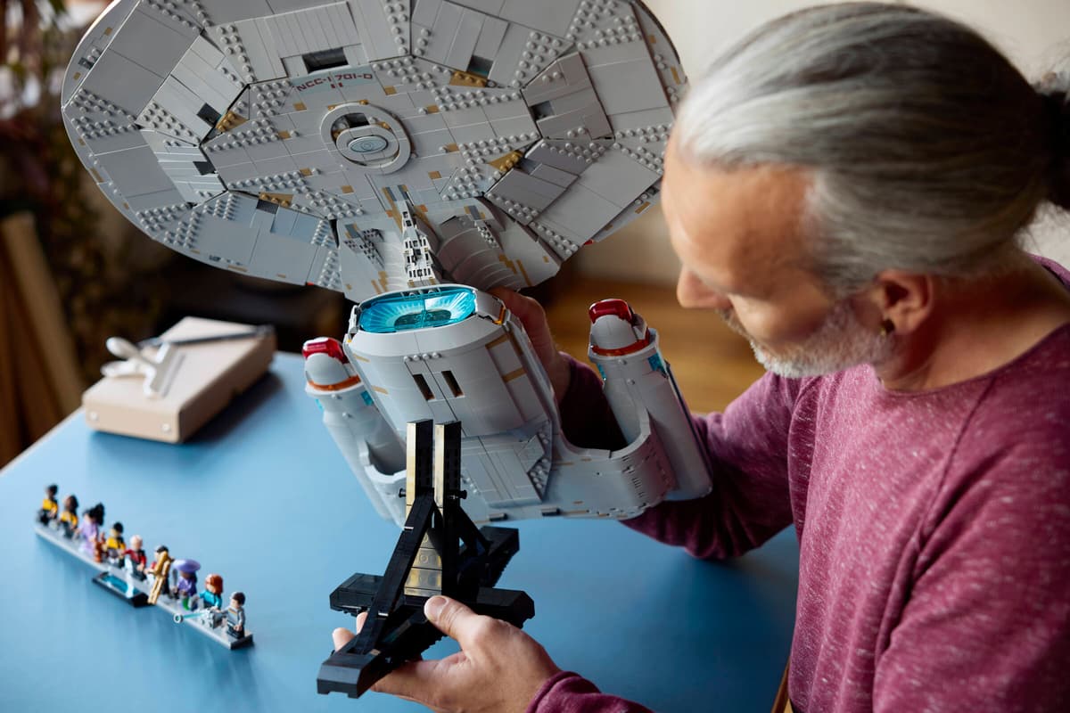 Star Trek: U.S.S. Enterprise NCC-1701-D™ - 10356
