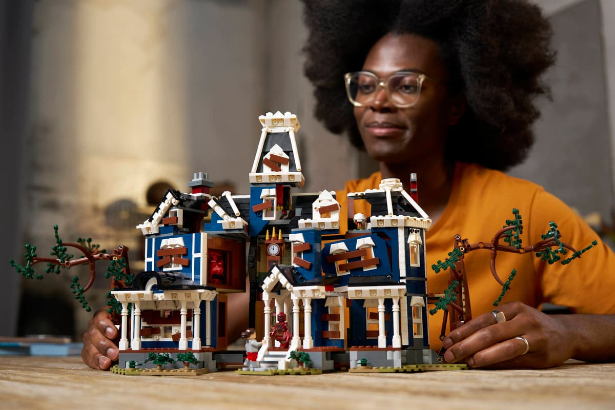 Stranger Things: The Creel Family Home - 11370