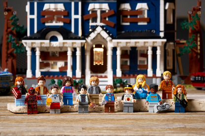 Stranger Things: The Creel Family Home - 11370