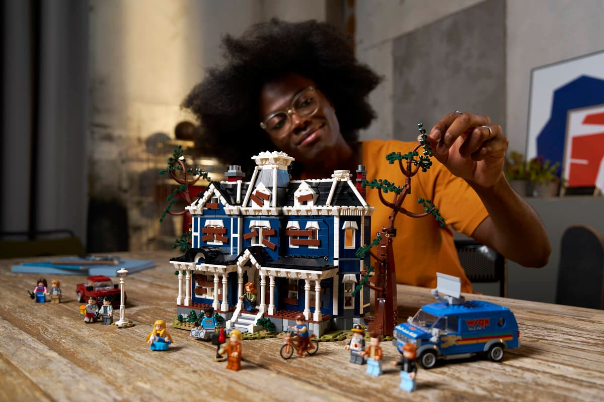 Stranger Things: The Creel Family Home - 11370