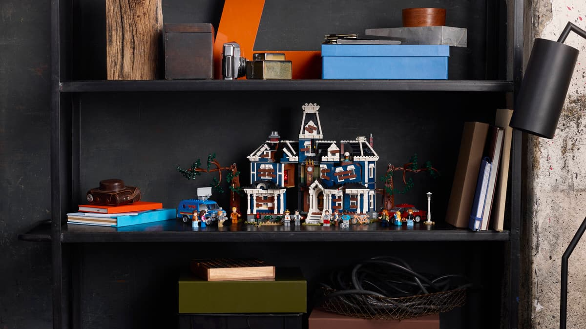 Stranger Things: The Creel Family Home - 11370