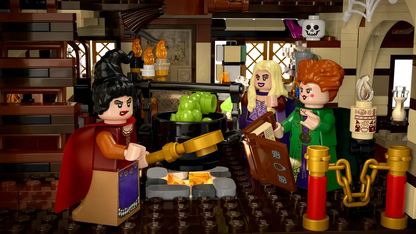 Disney Hocus Pocus: het huisje van de Sanderson-zussen - 21341