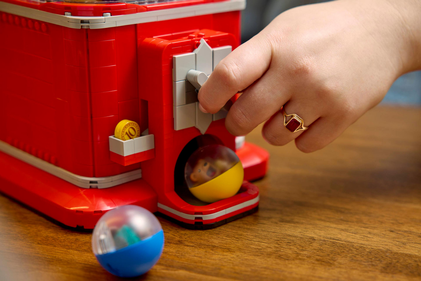 Minifigure Dispenser - 21358