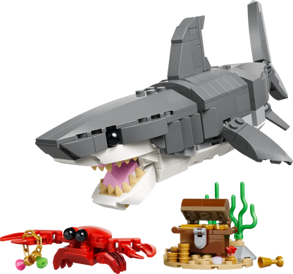 Wild shark with treasure chest - 31381