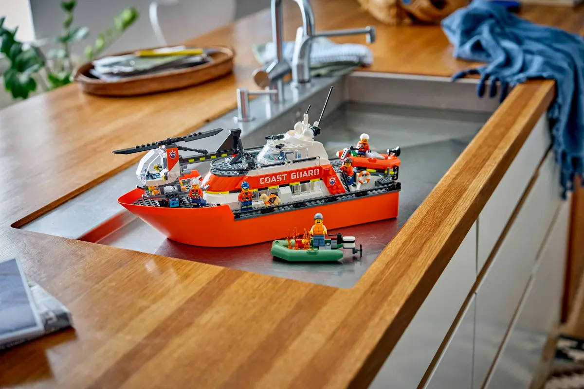 Coast Guard rescue boat with helicopter - 60504
