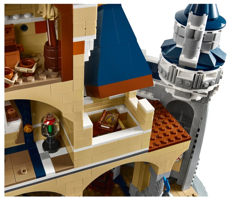 Het Disney kasteel - 71040