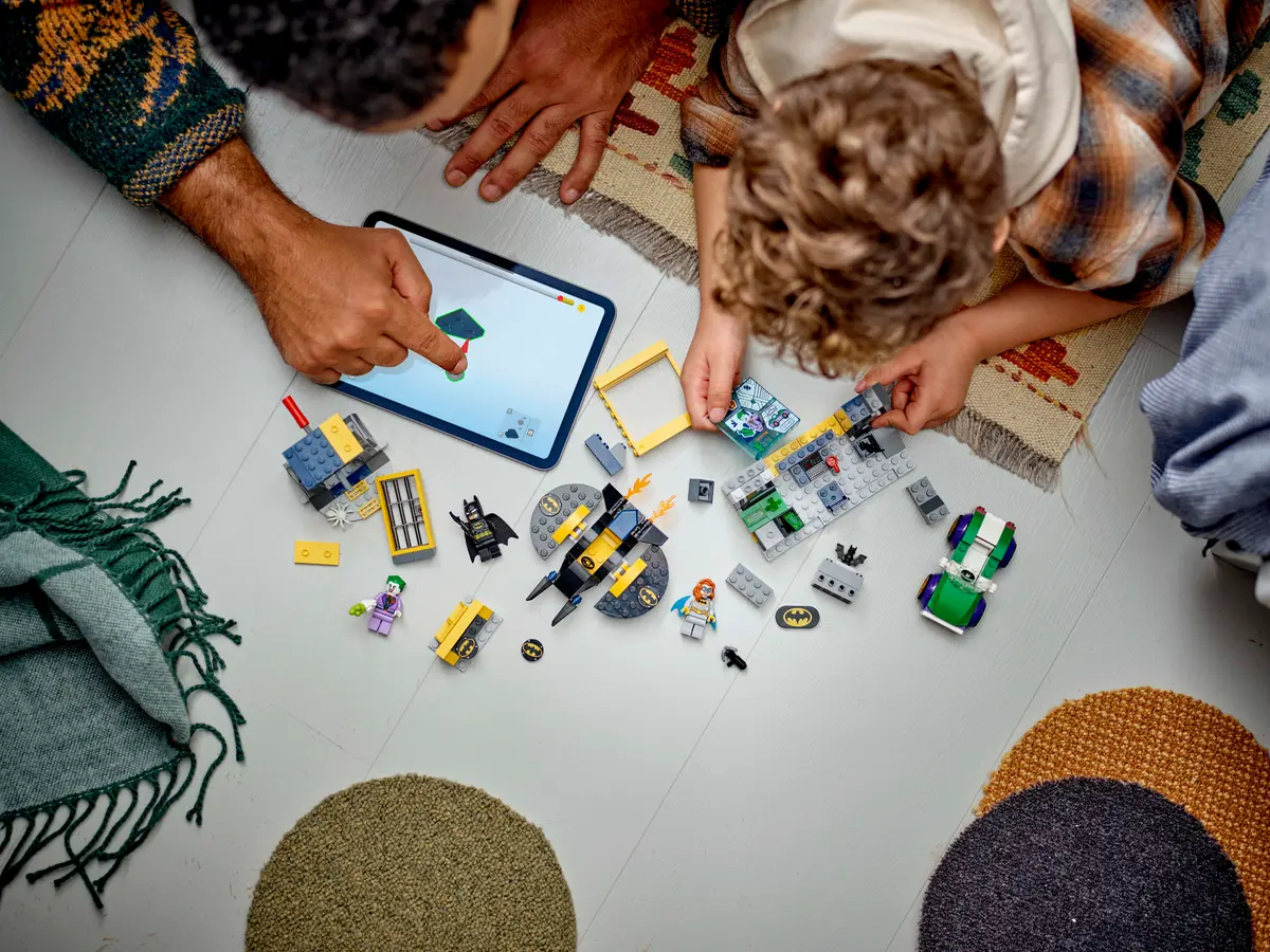 De Batcave™ met Batman™, Batgirl™ en The Joker™ - 76272