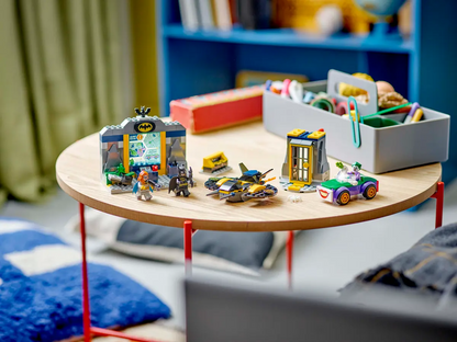 De Batcave™ met Batman™, Batgirl™ en The Joker™ - 76272