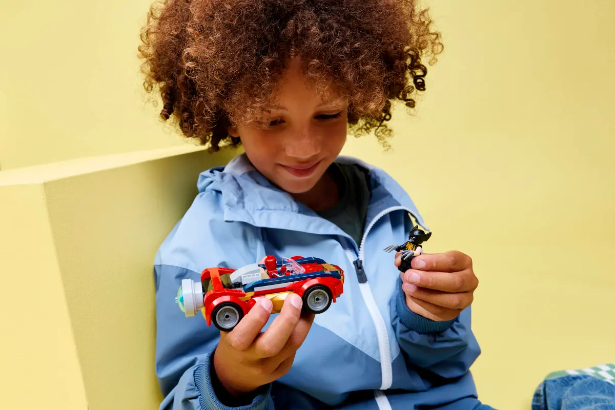 Spider-Man car vs. Venomized Wolverine - 76336