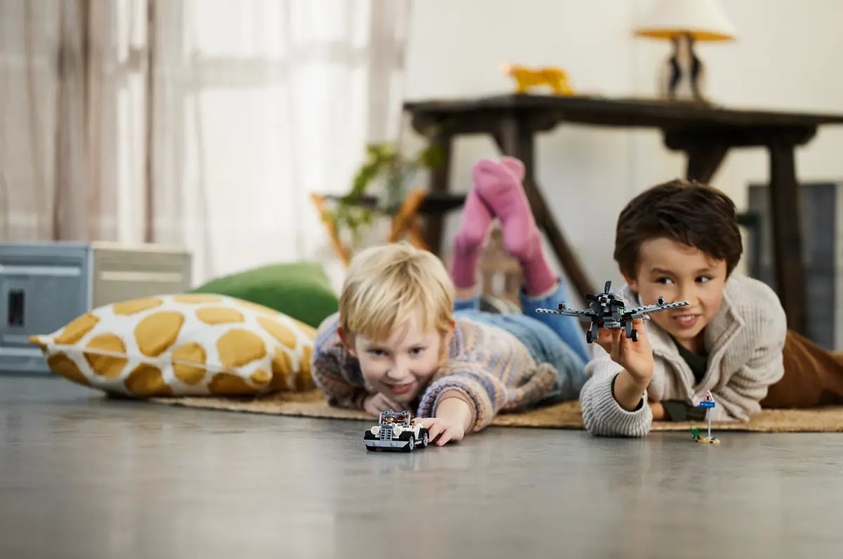 Gevechtsvliegtuig achtervolging - 77012