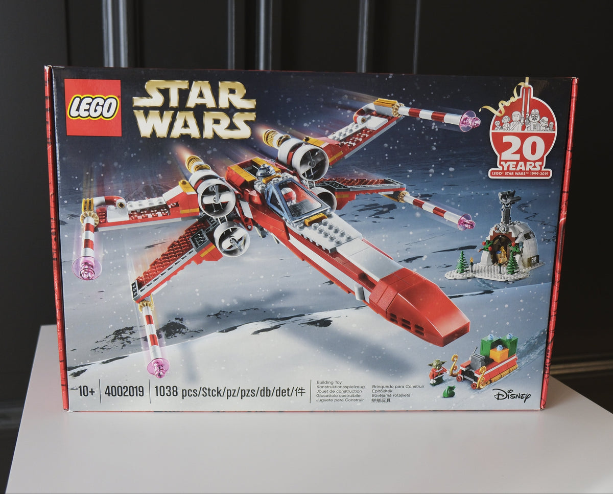 Employee Exclusive - Christmas X-wing - 4002019