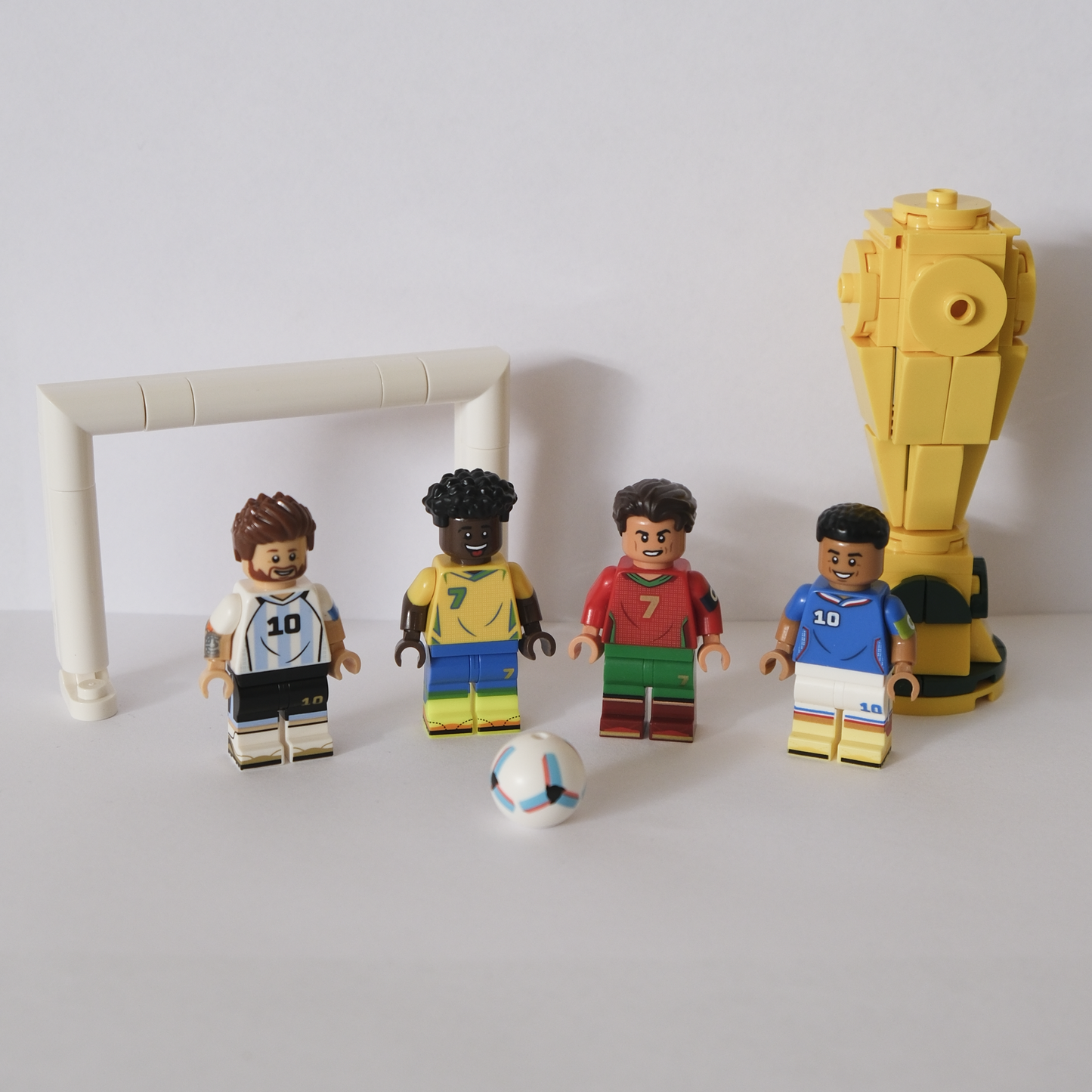 Voetbal Legendes Set – Ronaldo, Messi, Mbappé, Vini Jr. & Bal