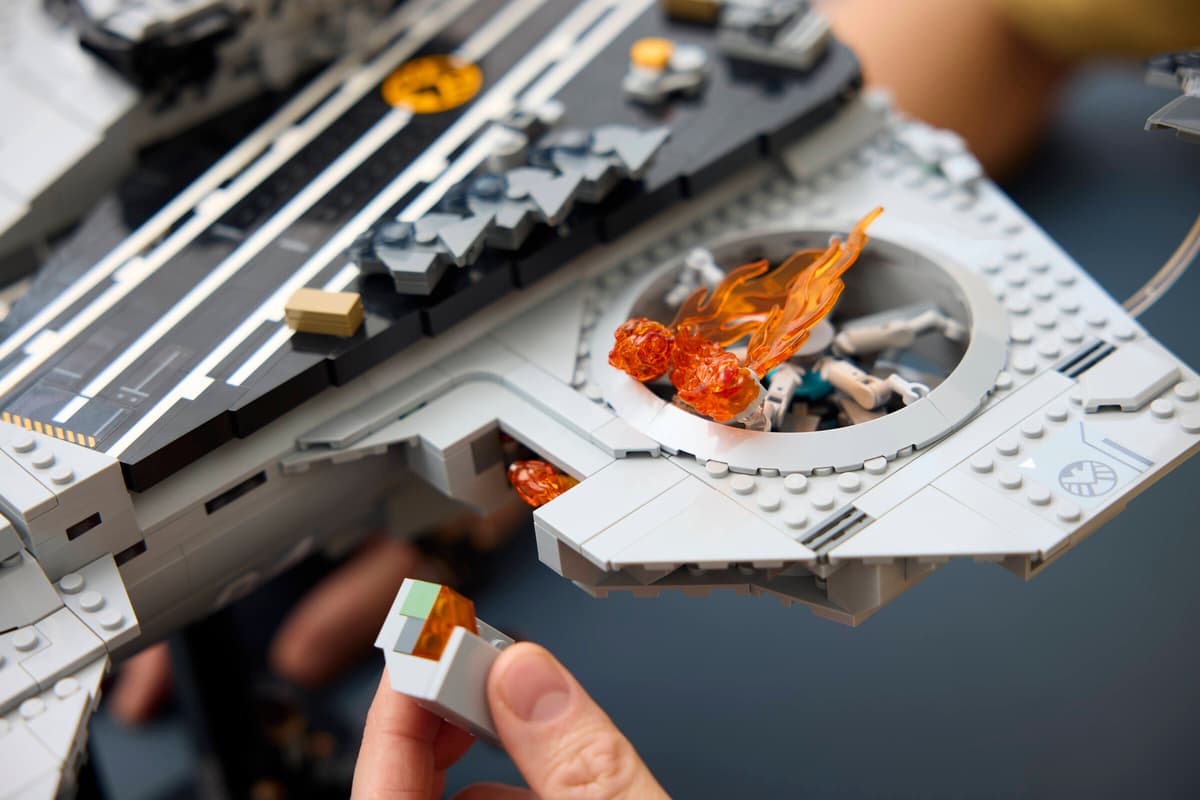 S.H.I.E.L.D. Helicarrier - 76354