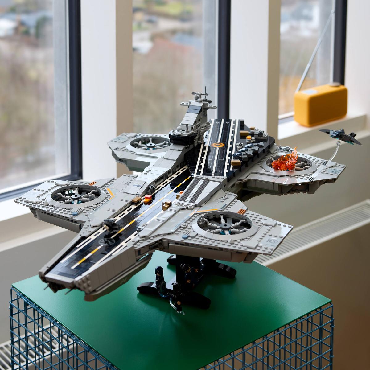S.H.I.E.L.D. Helicarrier - 76354